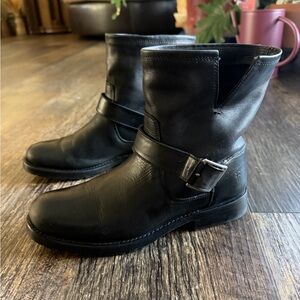 Frye Veronica Boots size 6
